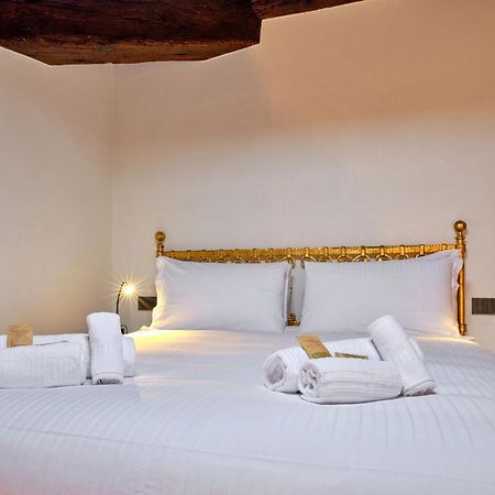 Apartmentsarena - Residenza Degli Scaligeri - Piazza Erbe Verona Exteriör bild