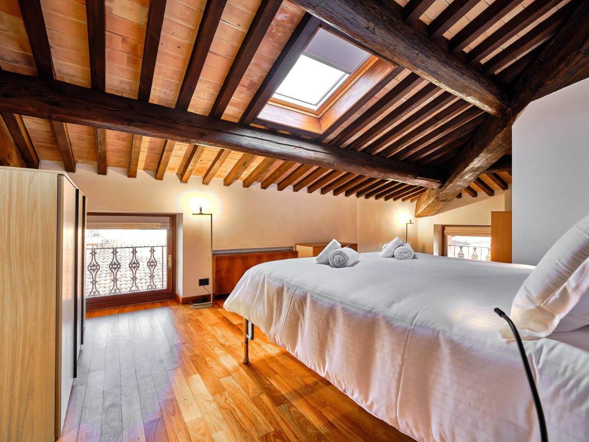 Apartmentsarena - Residenza Degli Scaligeri - Piazza Erbe Verona Exteriör bild