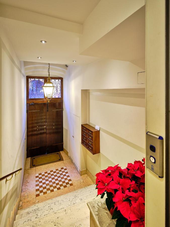 Apartmentsarena - Residenza Degli Scaligeri - Piazza Erbe Verona Exteriör bild