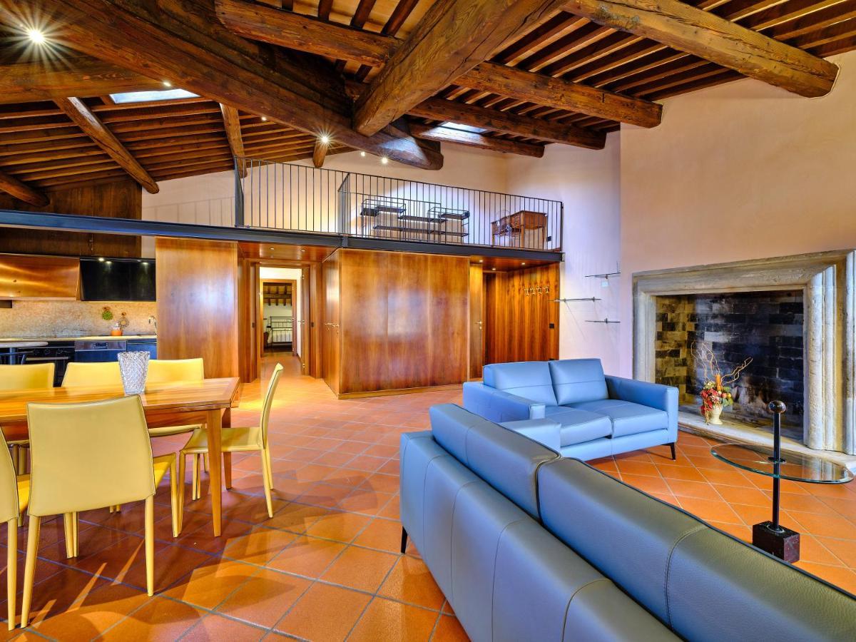 Apartmentsarena - Residenza Degli Scaligeri - Piazza Erbe Verona Exteriör bild
