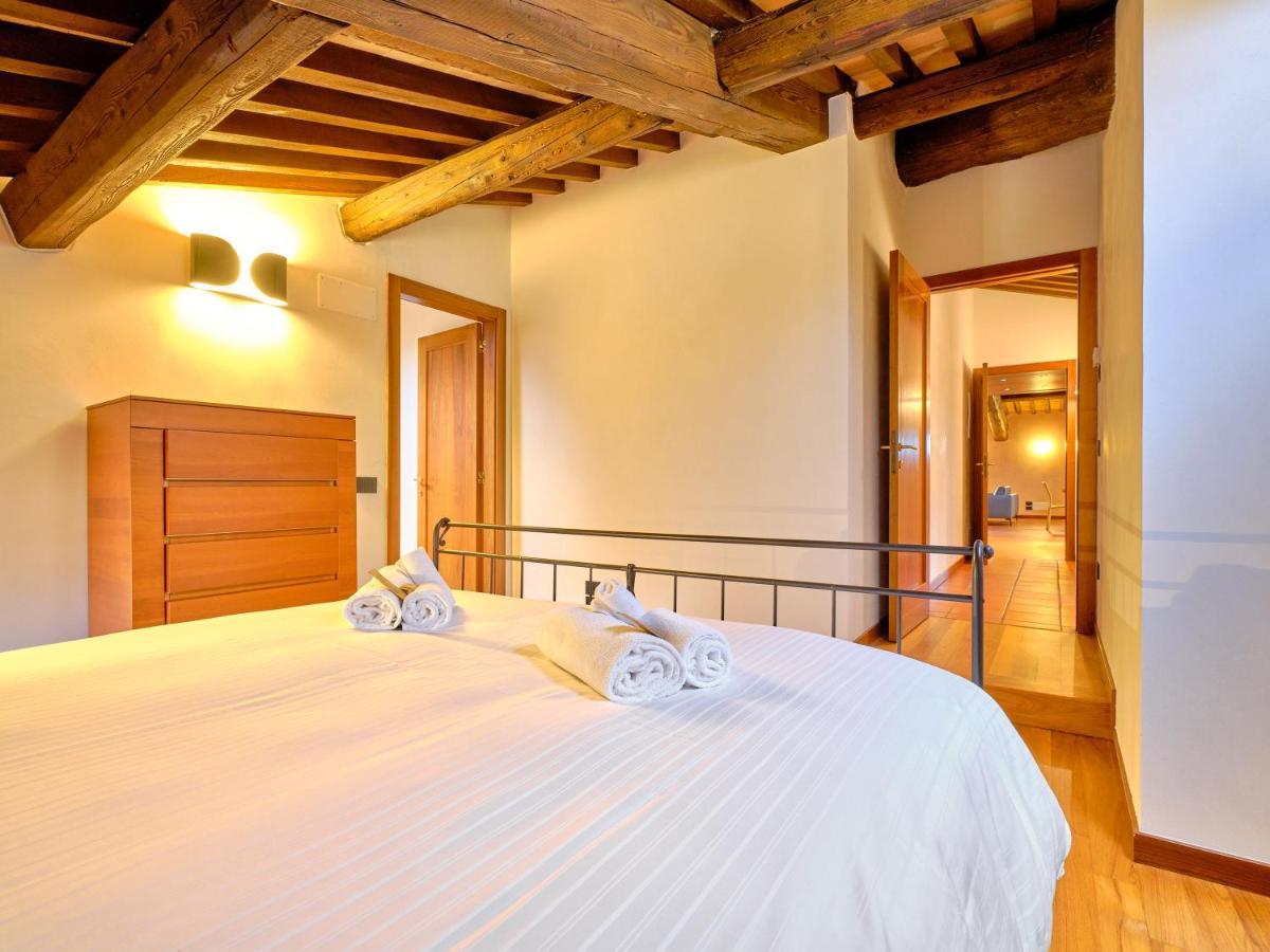 Apartmentsarena - Residenza Degli Scaligeri - Piazza Erbe Verona Exteriör bild